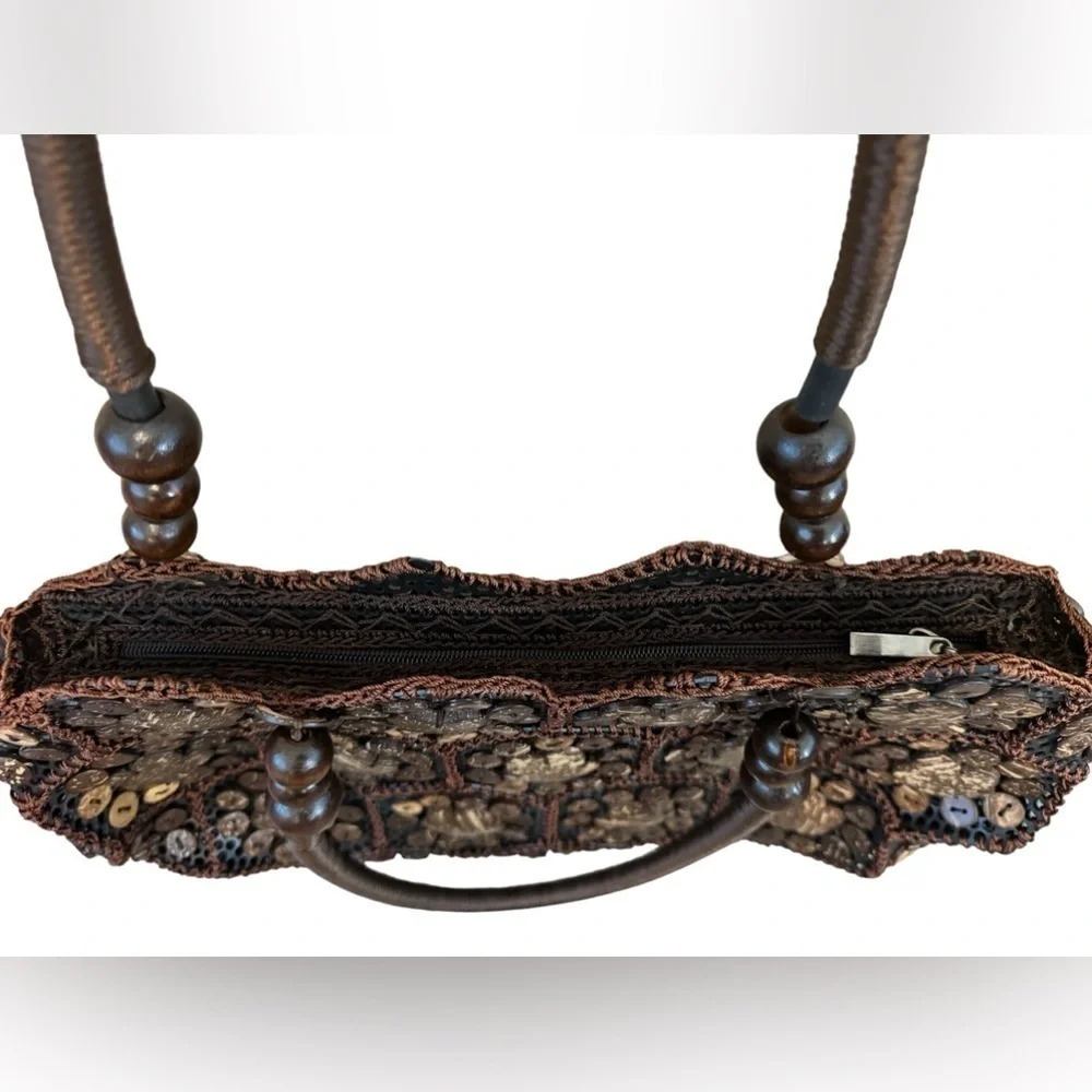 Artisan-Crafted Coconut Shell Handbag - Picture 6 of 8
